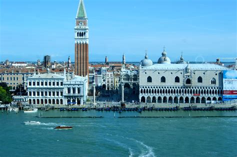 famous landmarks in venice